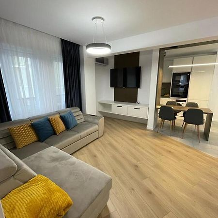 Adina Apartament Gura Humorului Luaran gambar