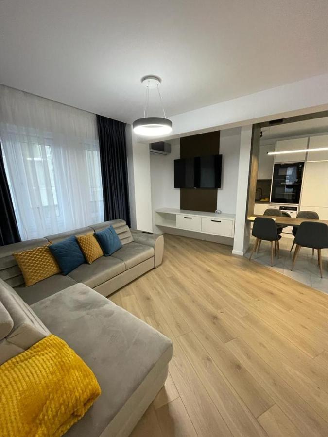 Adina Apartament Gura Humorului Luaran gambar
