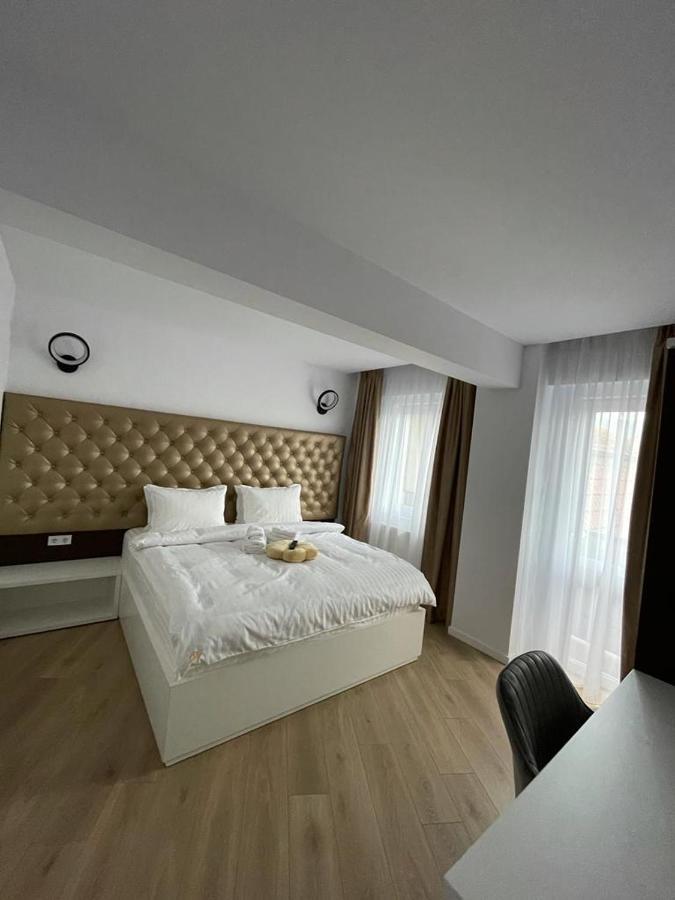 Adina Apartament Gura Humorului Luaran gambar